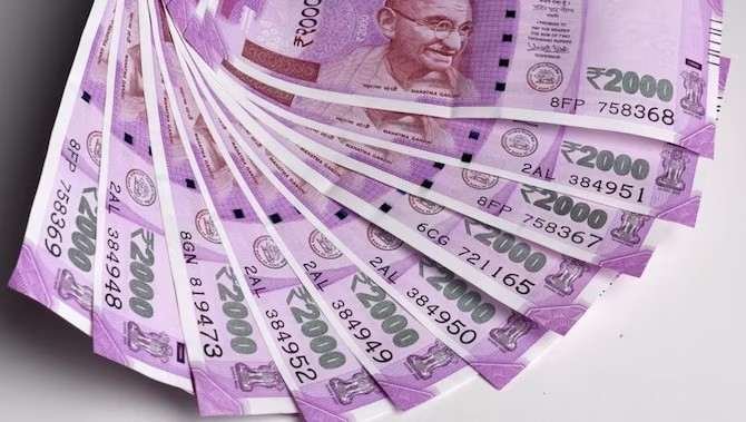 20230519192749_2000 rupee notes