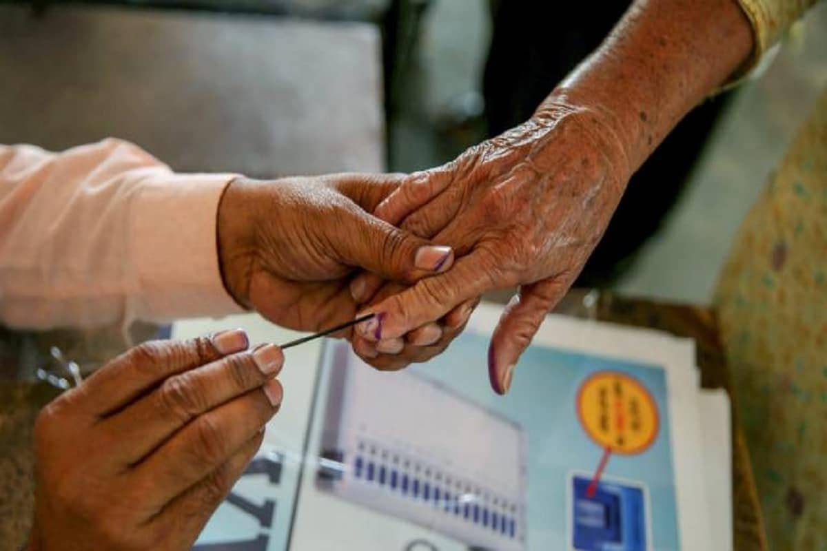 Voter1F-2.jpg