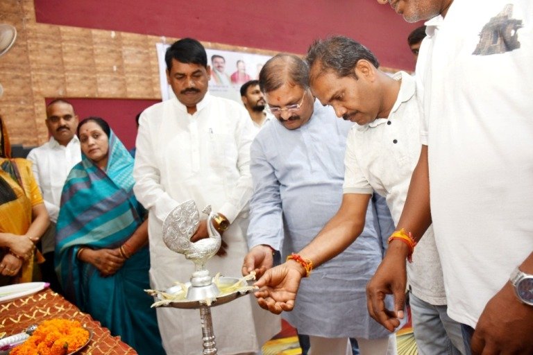 CG : स्वच्छता केवल अभियान नहीं, बल्कि हर व्यक्ति की जिम्मेदारी है : संतोष पाण्डेय