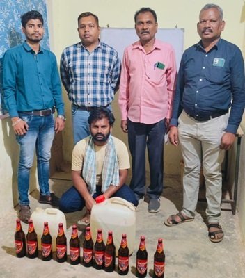 20250221121008_sharab ke sath aaropi