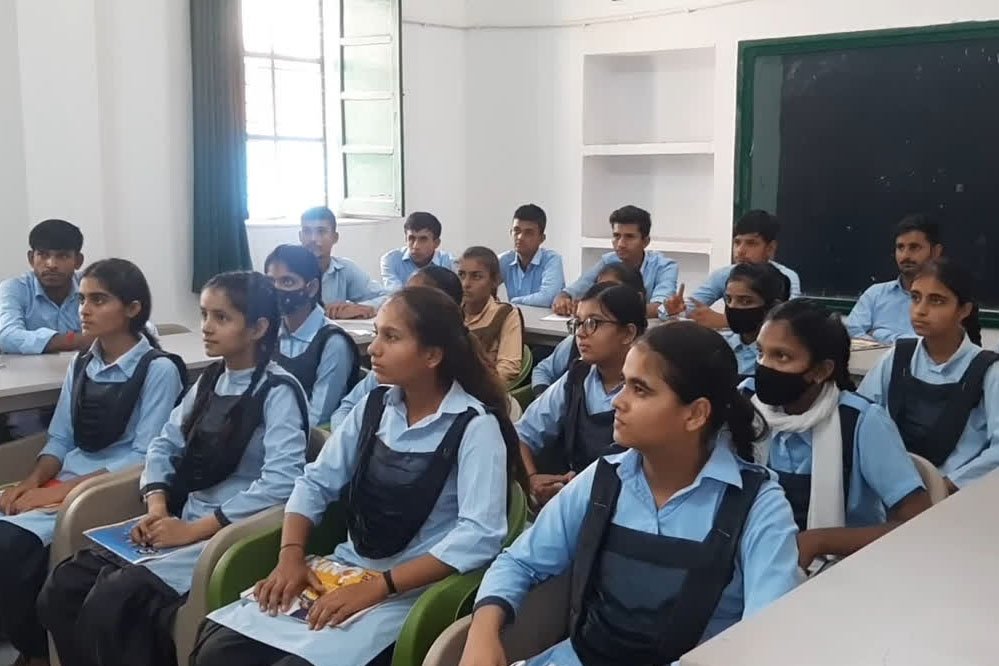 school_student6A_106_1-1.jpg