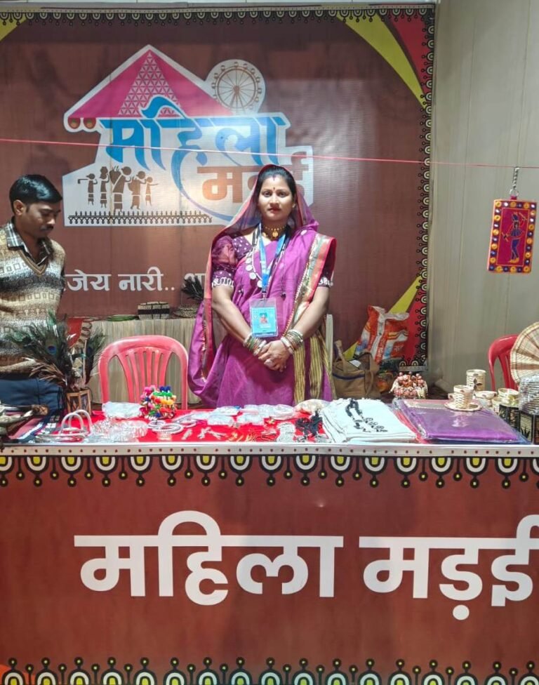 रायपुर : राज्य स्तरीय महिला मड़ई को लोगों का मिल रहा अच्छा प्रतिसाद