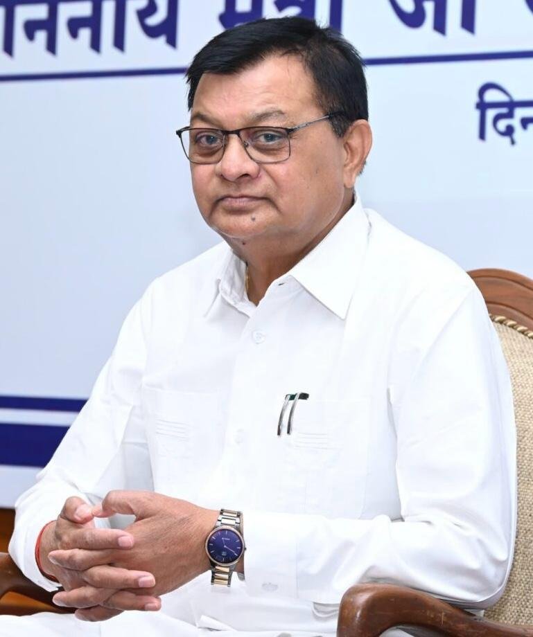 रायपुर : मंत्री श्री लखनलाल देवांगन के विभागों के लिए 965 करोड़ 18 लाख रुपए से अधिक की अनुदान मांगें पारित