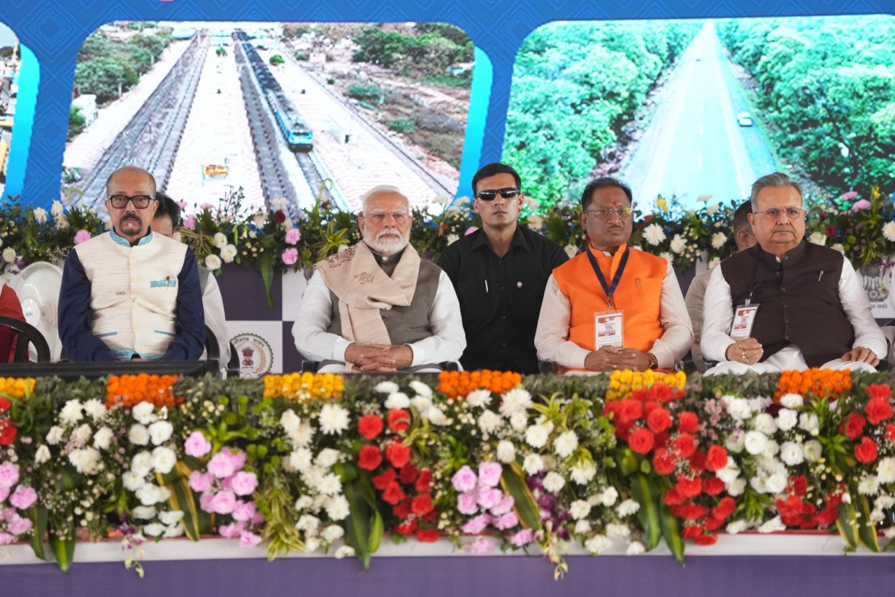 रायपुर : प्रधानमंत्री नरेंद्र मोदी से मिली छत्तीसगढ़ को 33 हजार 700 करोड़ रुपए की विकास परियोजनाओं की सौगात : मुख्यमंत्री साय ने जताया आभार