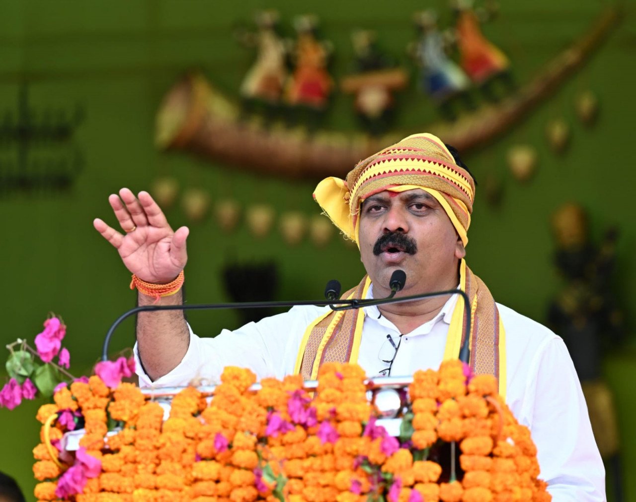 रायपुर : बस्तर की आत्मा है इसकी संस्कृति, आतंक से मुक्त पंचायतों को मिलेगा एक करोड़ का विकास पैकेज – उपमुख्यमंत्री श्री विजय शर्मा