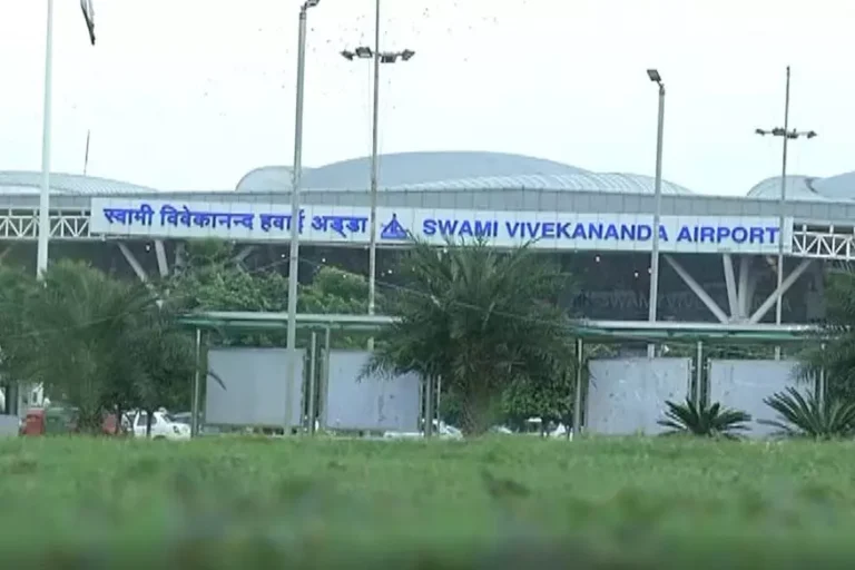 CG : रायपुर एयरपोर्ट पर सुरक्षा बढ़ाई गई