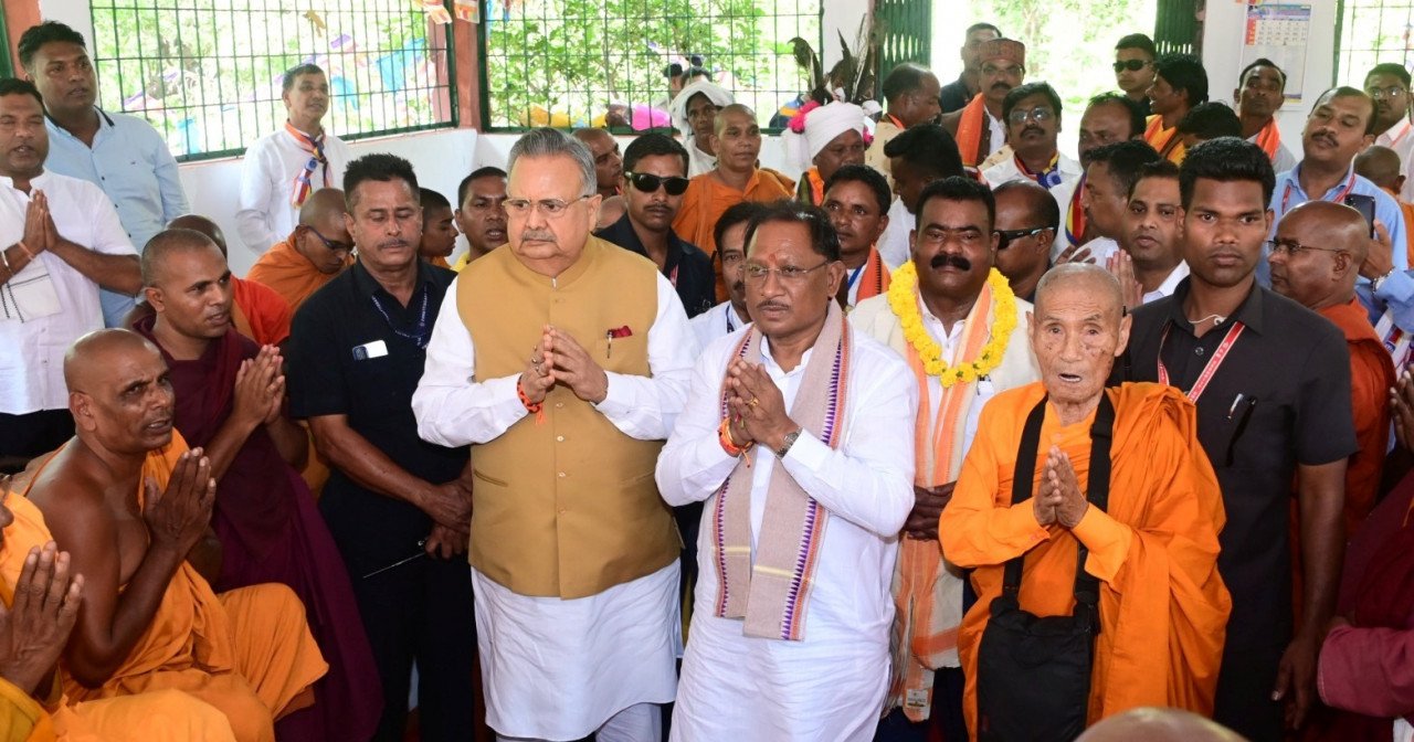 रायपुर : मुख्यमंत्री श्री साय ने भगवान गौतम बुद्ध की पूजा-अर्चना कर प्रदेश की जनता की सुख-समृद्धि एवं खुशहाली की कामना