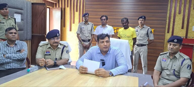Rajnandgaon: रेत खनन विवाद में फायरिंग, पार्षद समेत दो गिरफ्तार – पुलिस की कार्रवाई