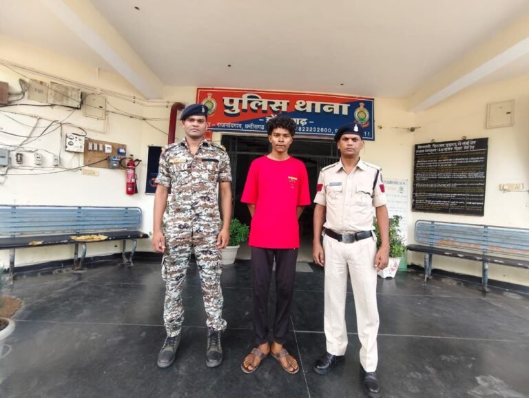 Rajnandgaon: ‘‘मेरे गर्लफ्रेण्ड से बात करता है’’ कहकर नारियल काटने के धारदार लोहे के औजार से किया हमला, आरोपी गिरफ्तार