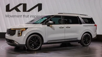 Kia Carnival प्रीमियम MPV कार