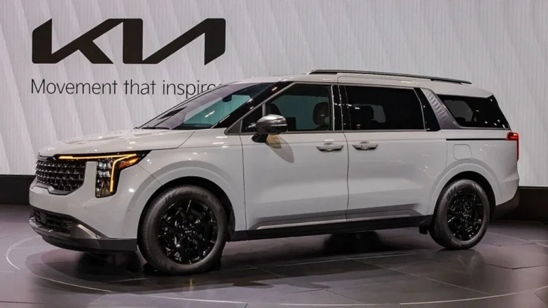 Kia Carnival प्रीमियम MPV कार