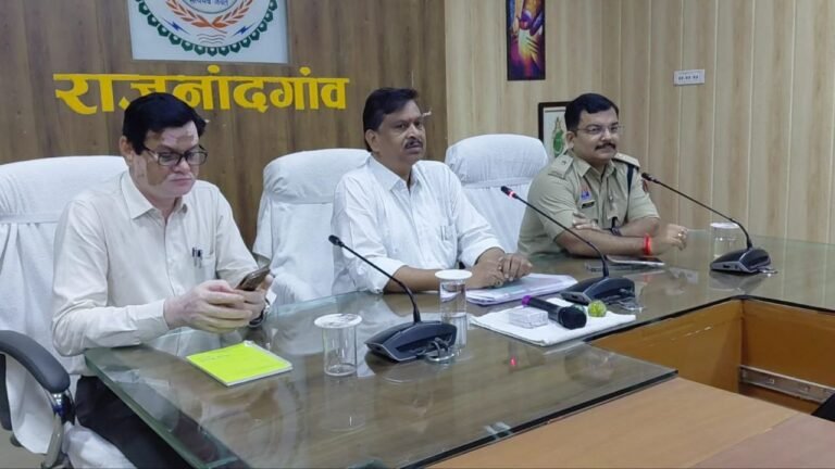 समितियो को साउंड सिस्टम पर असभ्य गाने न बजाये जाने दिये गये निर्देश