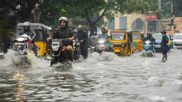 दिल्ली-NCR में झमाझम बारिश का अलर्ट, IMD ने जारी किया येलो वार्निंग, गर्मी से मिलेगी राहत