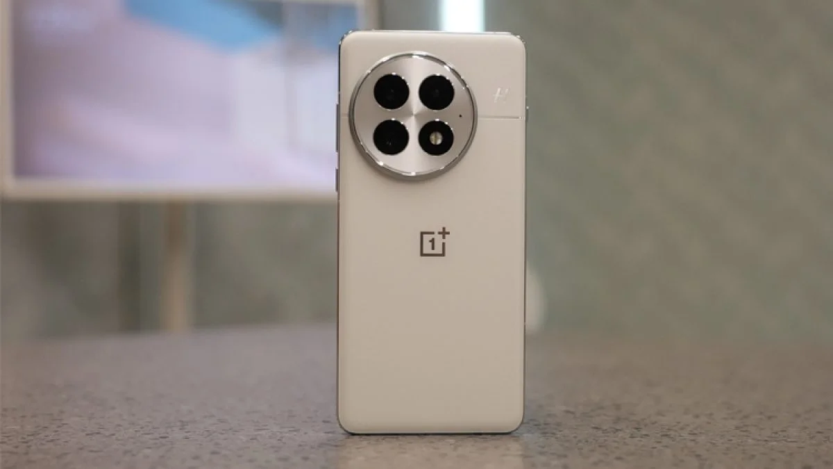 OnePlus 13 पर ₹5,000 का प्राइस कट, अब मिलेगा एक्सचेंज और बैंक ऑफर्स के साथ सस्ता फ्लैगशिप