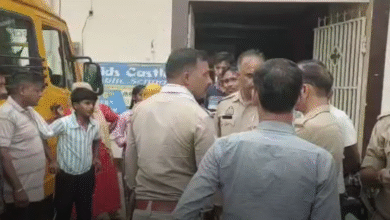 हापुड़ के किड्स कैसल स्कूल में हैवानियत: फीस न भरने पर 6वीं के छात्र को कमरे में बंद कर पीटा