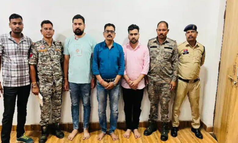 शेयर मार्केट में 10% मुनाफे का झांसा देकर बाप-बेटों ने की 50 करोड़ की ठगी