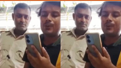 वायरल वीडियो: पुलिस हिरासत में शख्स ने गाया गाना, वीडियो कॉल पर पत्नी को सुनाया, सोशल मीडिया पर मचा बवाल