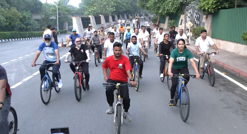 फिट इंडिया संडे ऑन साइकिल 2025 रैली में कौन कौन सामिल ह हुआ : दिल्ली से सीकर तक, साइकिल रैली और फिटनेस का जोश