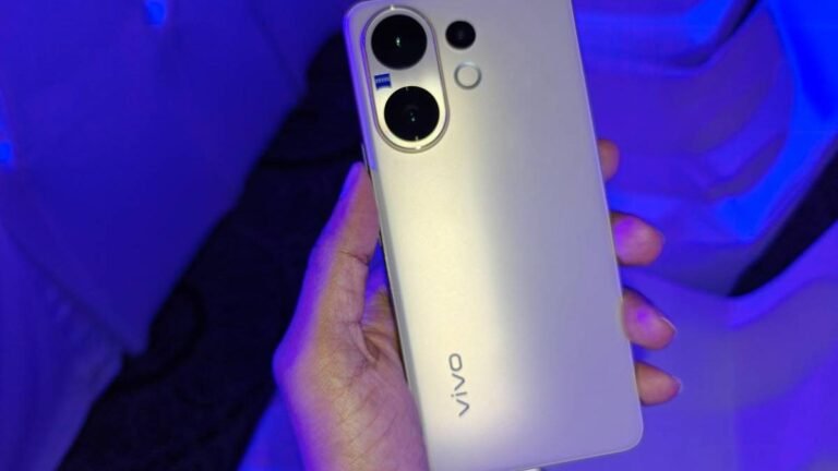 6500mAh बैटरी, 50MP कैमरा और 16GB रैम के साथ लॉन्च हुआ Vivo का धाकड़ 5G स्मार्टफोन