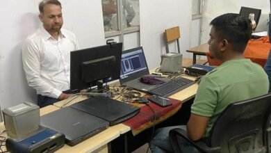 राजनांदगांव : कलेक्टर ने आधार सेवा केन्द्र पहुंचकर कराया अपना आधार अपडेट