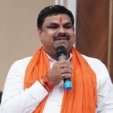 20250917164325_gajendr yadav