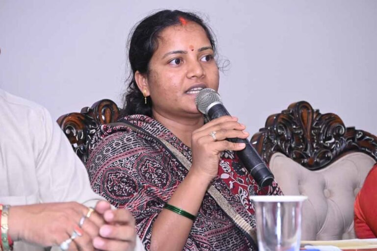 laxmi_rajvade5.jpg