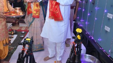 रायपुर : राज्यपाल ने विजयादशमी के अवसर पर राजभवन में शस्त्र पूजन और हवन किया